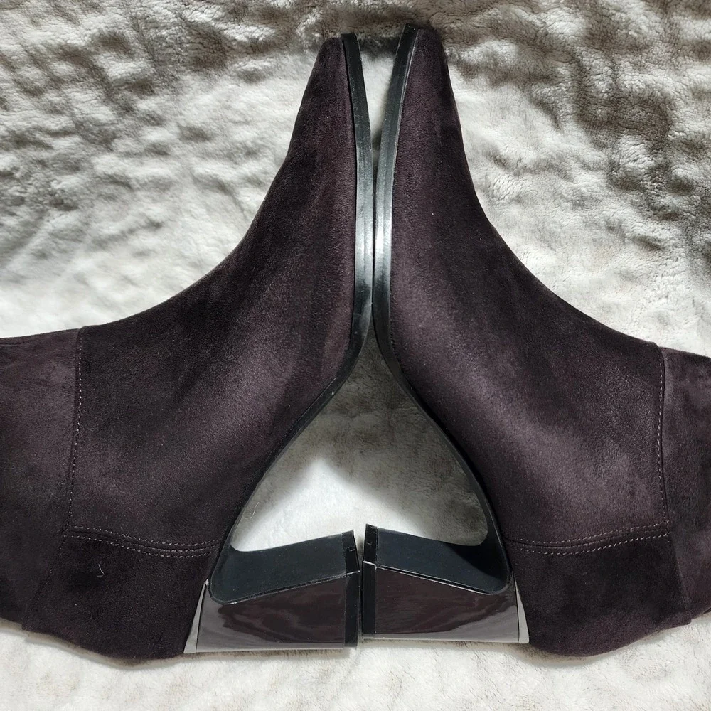 DKNY Salem Boots Dark Brown Chocolate Pointed Toe Knee High Heeled Sz 5.5M